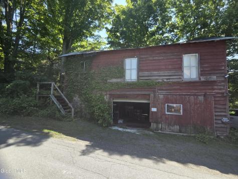 2813 Ny Highway 43 Averill Park NY 12018