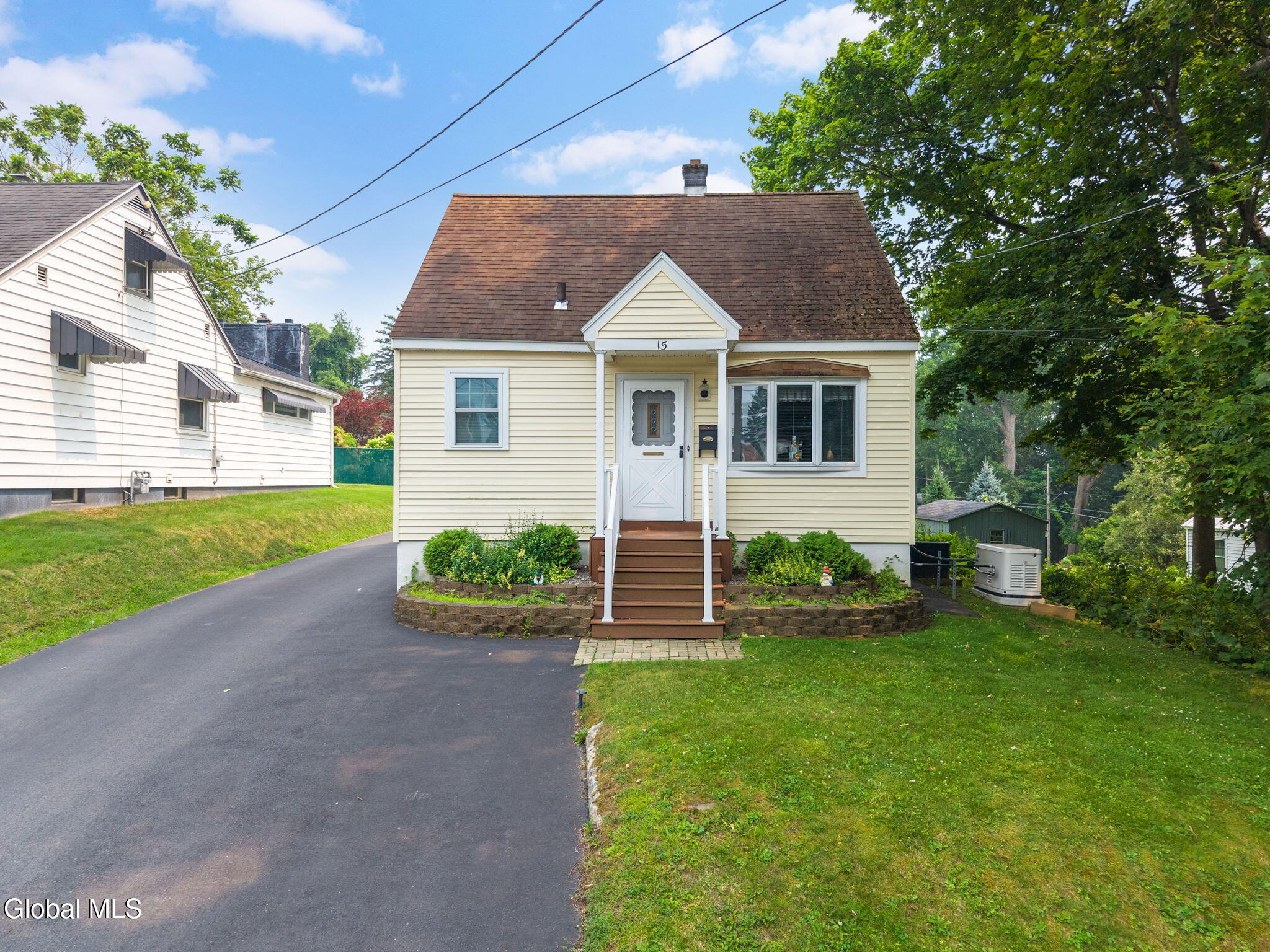 15 Oakland Avenue Amsterdam NY 12010