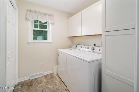 15 Oakland Avenue Amsterdam NY 12010