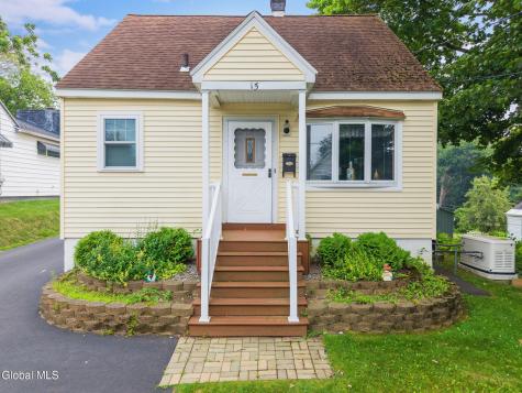 15 Oakland Avenue Amsterdam NY 12010
