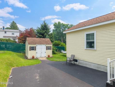 15 Oakland Avenue Amsterdam NY 12010