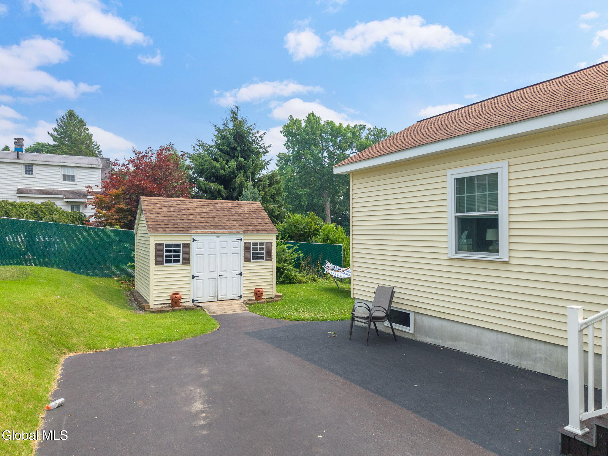15 Oakland Avenue Amsterdam NY 12010