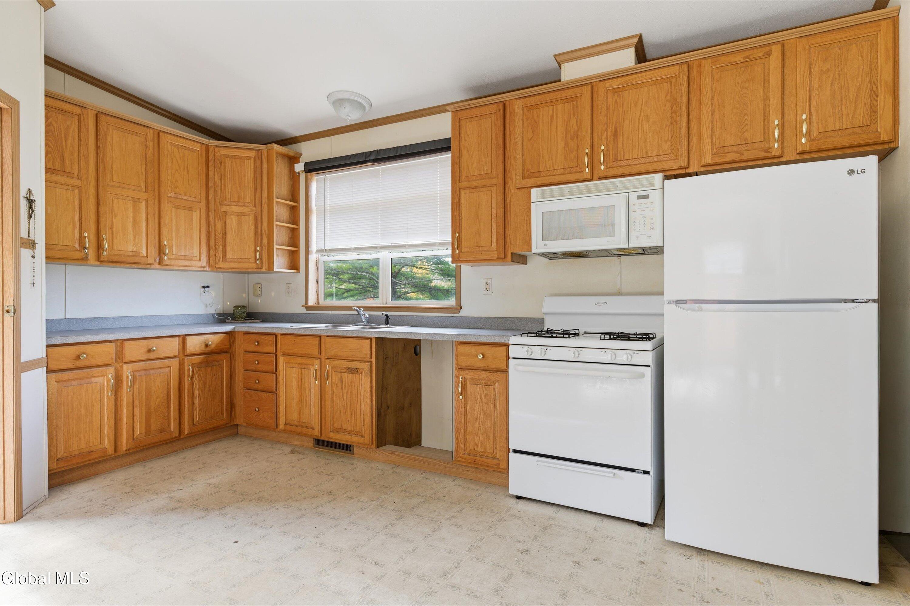 4 Country Lane Ticonderoga NY 12883
