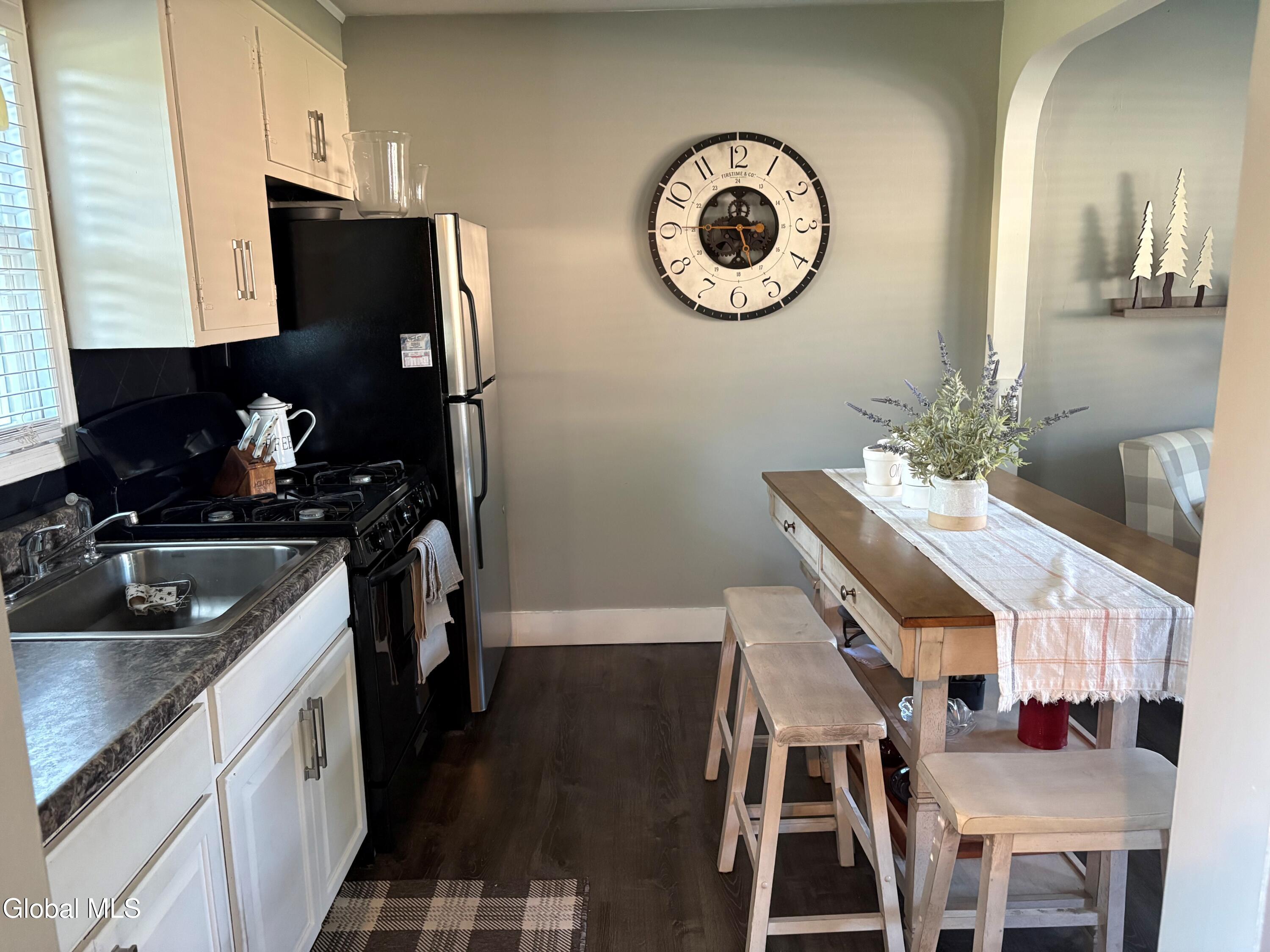 1352 Lawn Avenue Schenectady NY 12306