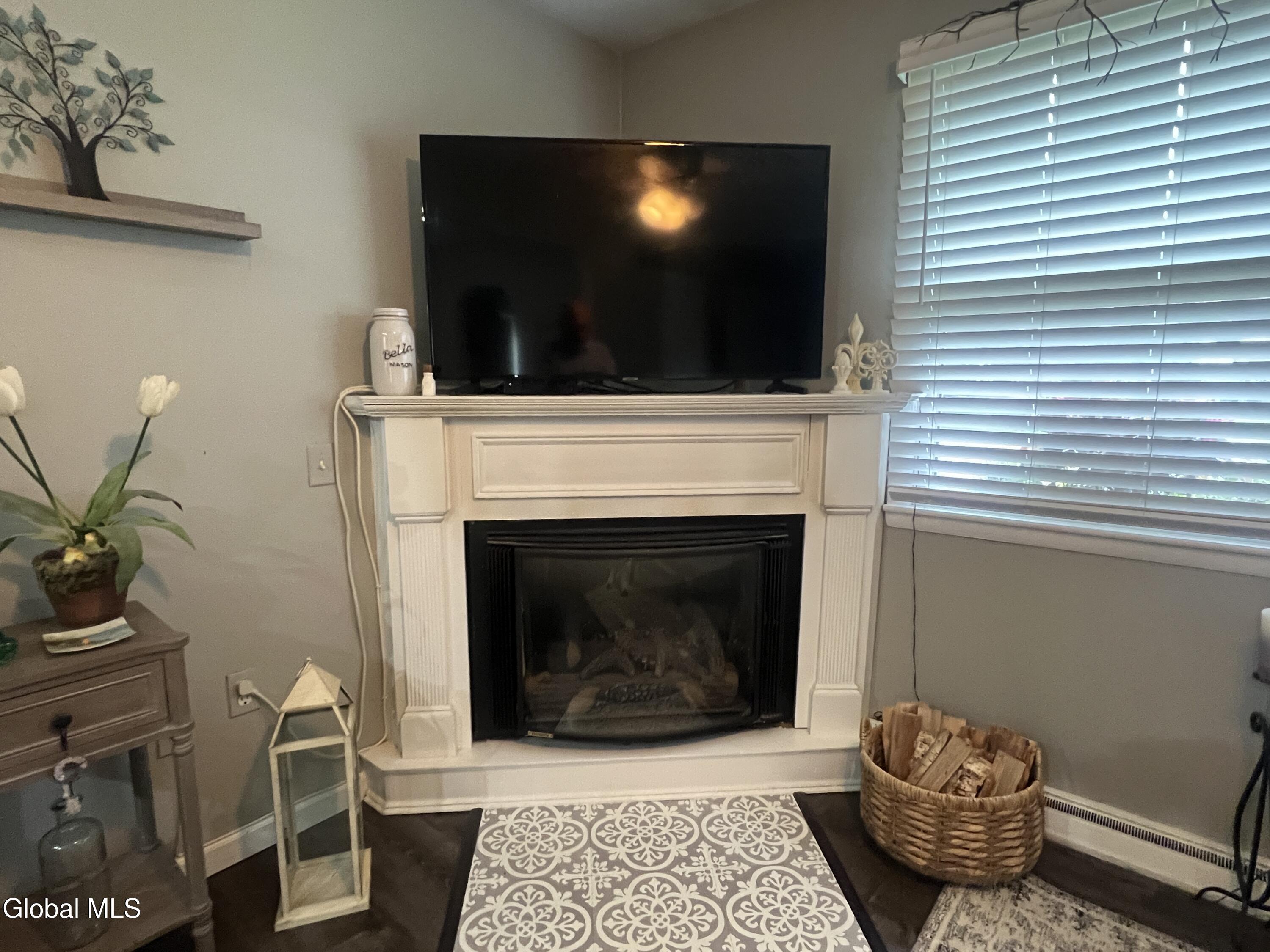 1352 Lawn Avenue Schenectady NY 12306