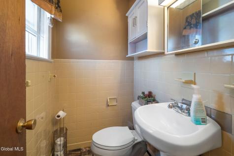 1029 Forest Road Schenectady NY 12303