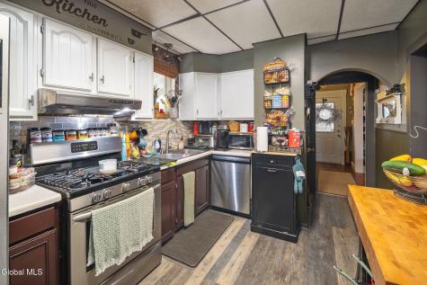 1029 Forest Road Schenectady NY 12303