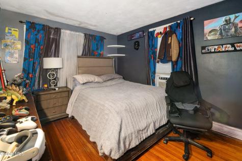 1029 Forest Road Schenectady NY 12303