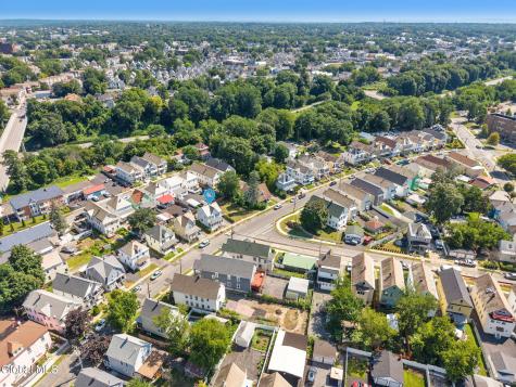 1029 Forest Road Schenectady NY 12303