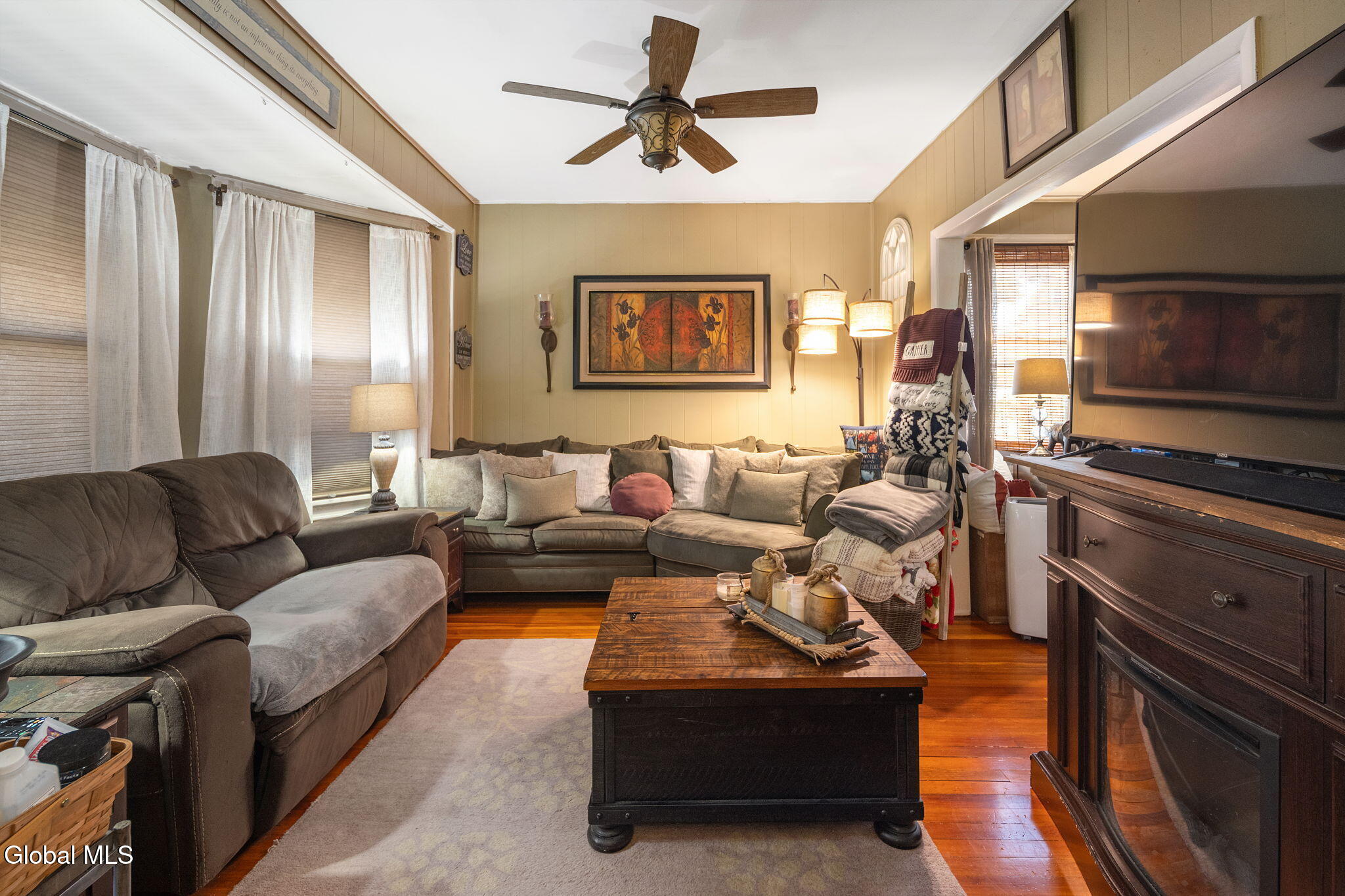 1029 Forest Road Schenectady NY 12303
