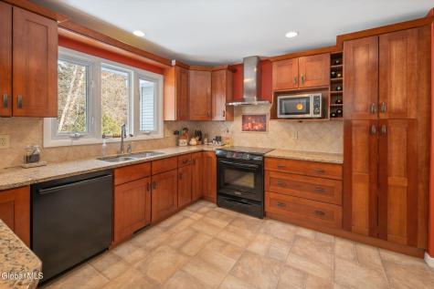 751 Carlton Road Clifton Park NY 12065