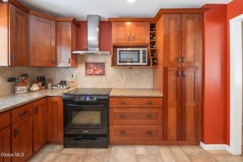 751 Carlton Road Clifton Park NY 12065