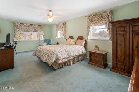 751 Carlton Road Clifton Park NY 12065