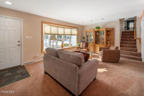 751 Carlton Road Clifton Park NY 12065