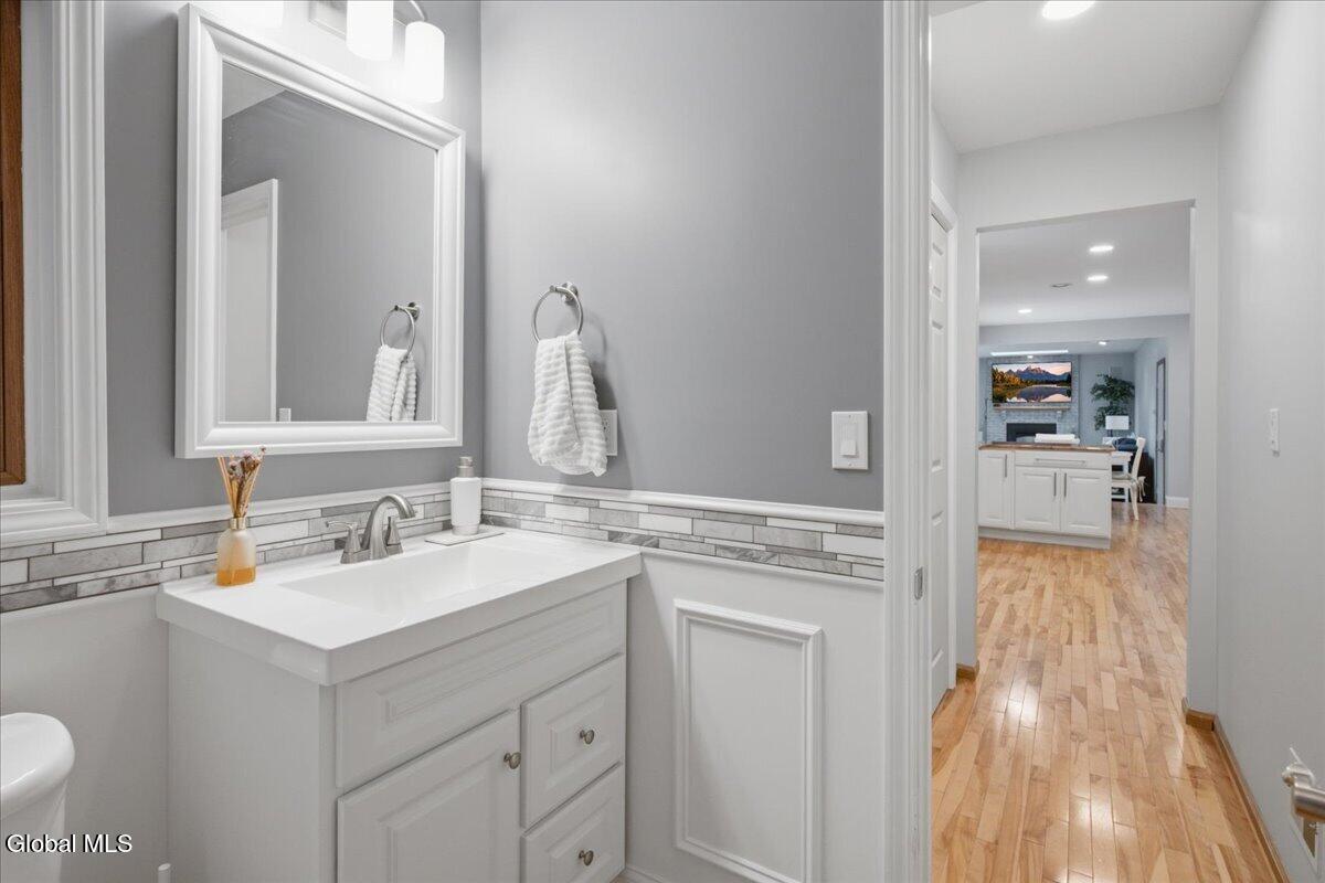 11 Tudor Street Clifton Park NY 12065