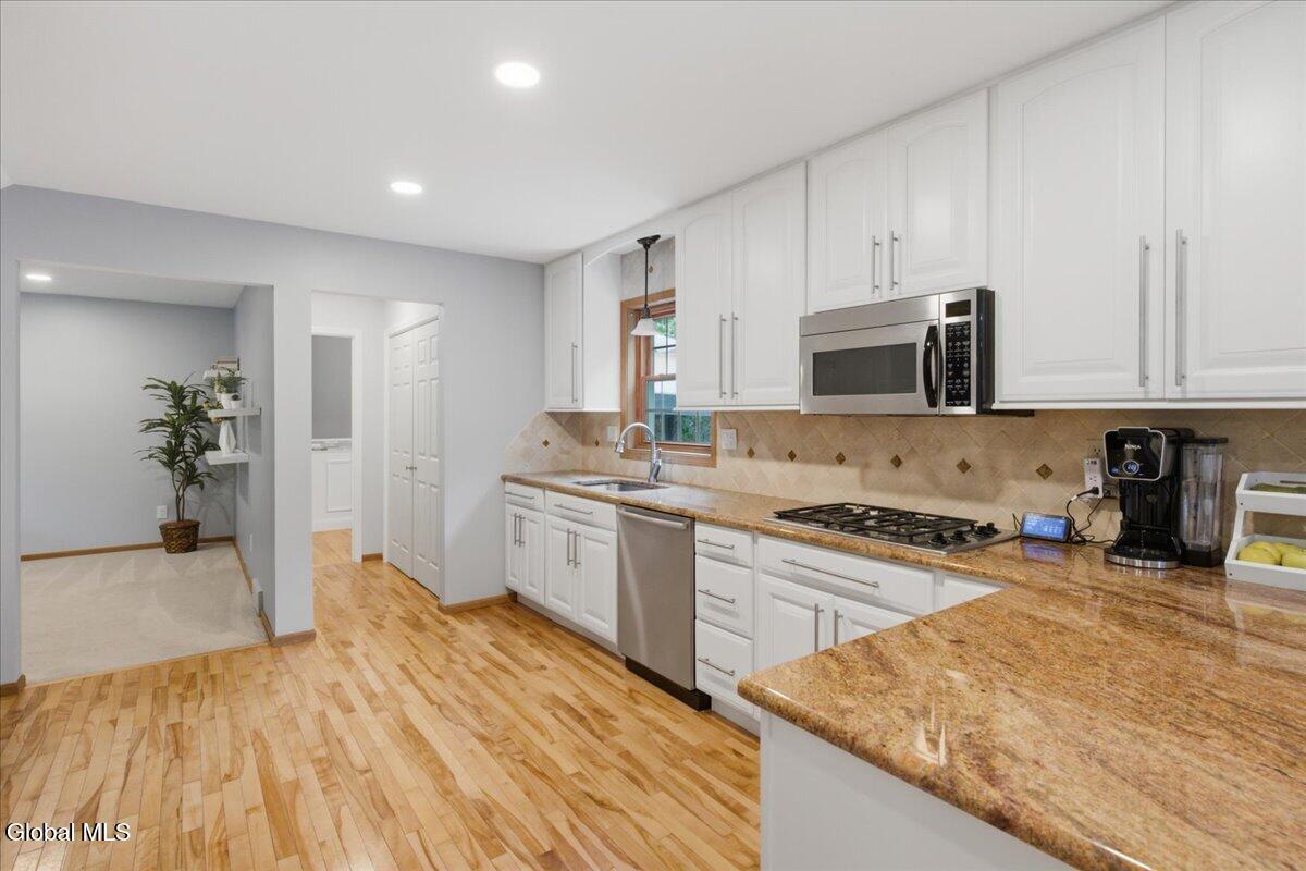 11 Tudor Street Clifton Park NY 12065