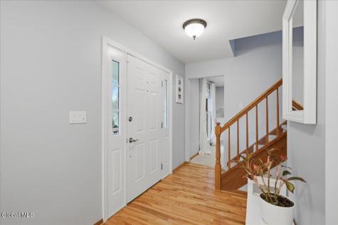11 Tudor Street Clifton Park NY 12065