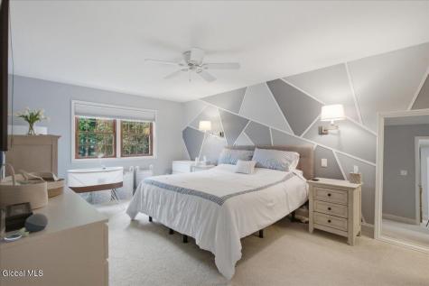 11 Tudor Street Clifton Park NY 12065