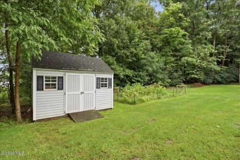 11 Tudor Street Clifton Park NY 12065