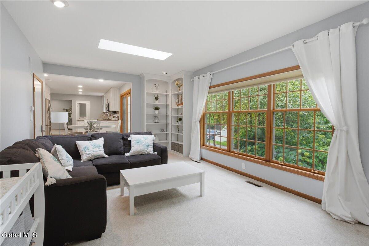 11 Tudor Street Clifton Park NY 12065