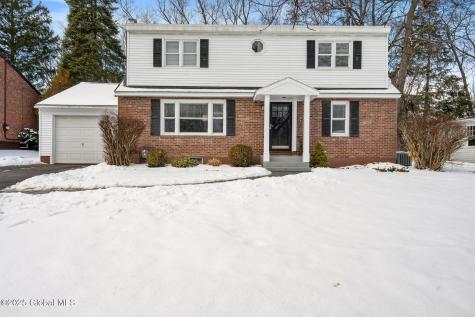 1529 Barclay Place Schenectady NY 12309