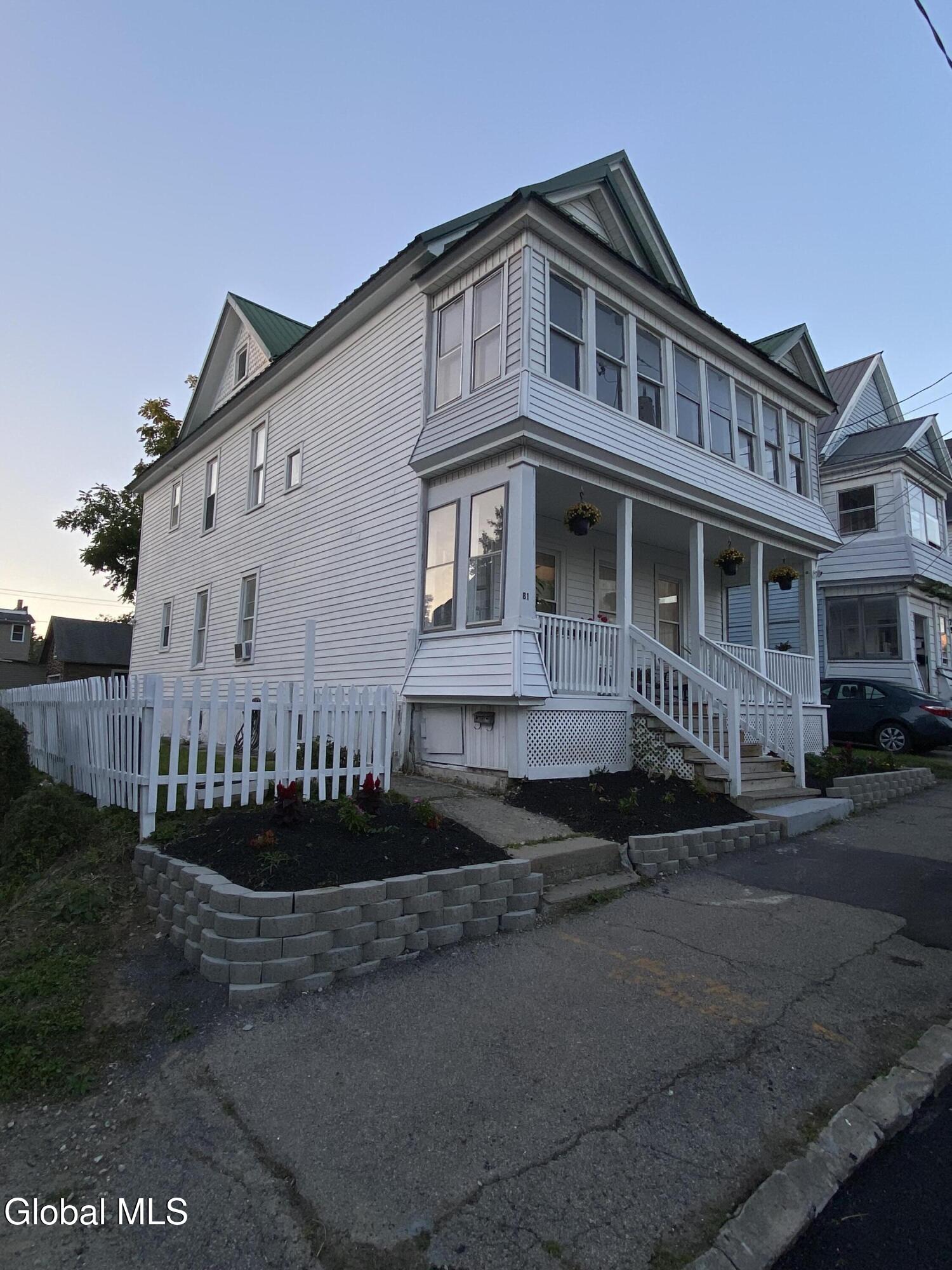 81 James Street Amsterdam NY 12010
