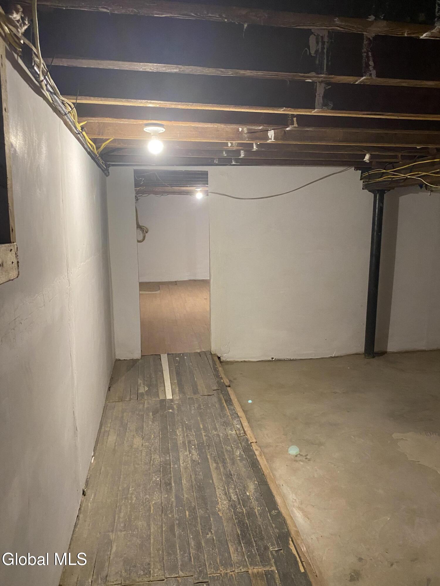 81 James Street Amsterdam NY 12010