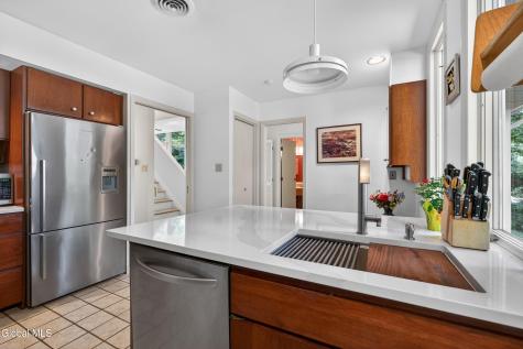 876 Heather Lane Niskayuna NY 12309