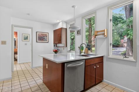 876 Heather Lane Niskayuna NY 12309