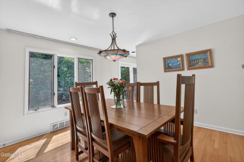 876 Heather Lane Niskayuna NY 12309
