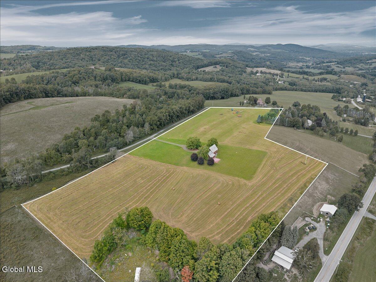 111 Everetts Heights Way Hebron NY 12832