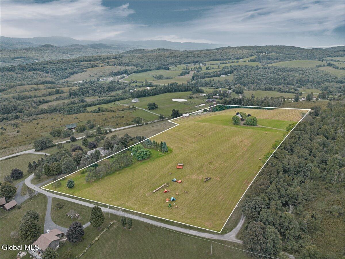 111 Everetts Heights Way Hebron NY 12832