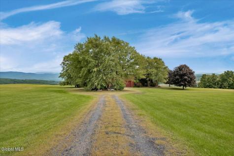 111 Everetts Heights Way Hebron NY 12832