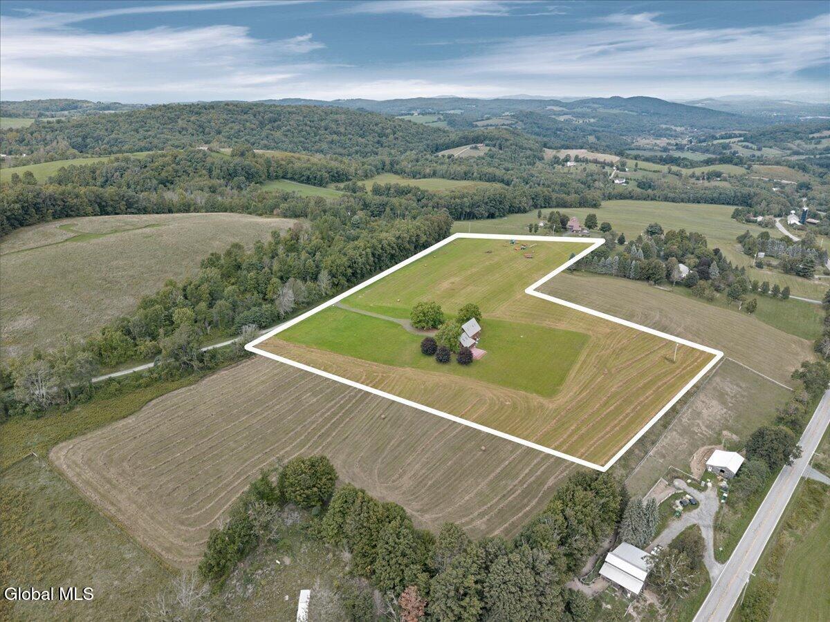 111 Everetts Heights Way Hebron NY 12832