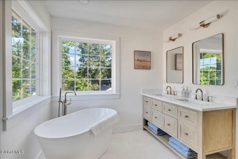 7 Pond View Drive Clifton Park NY 12065