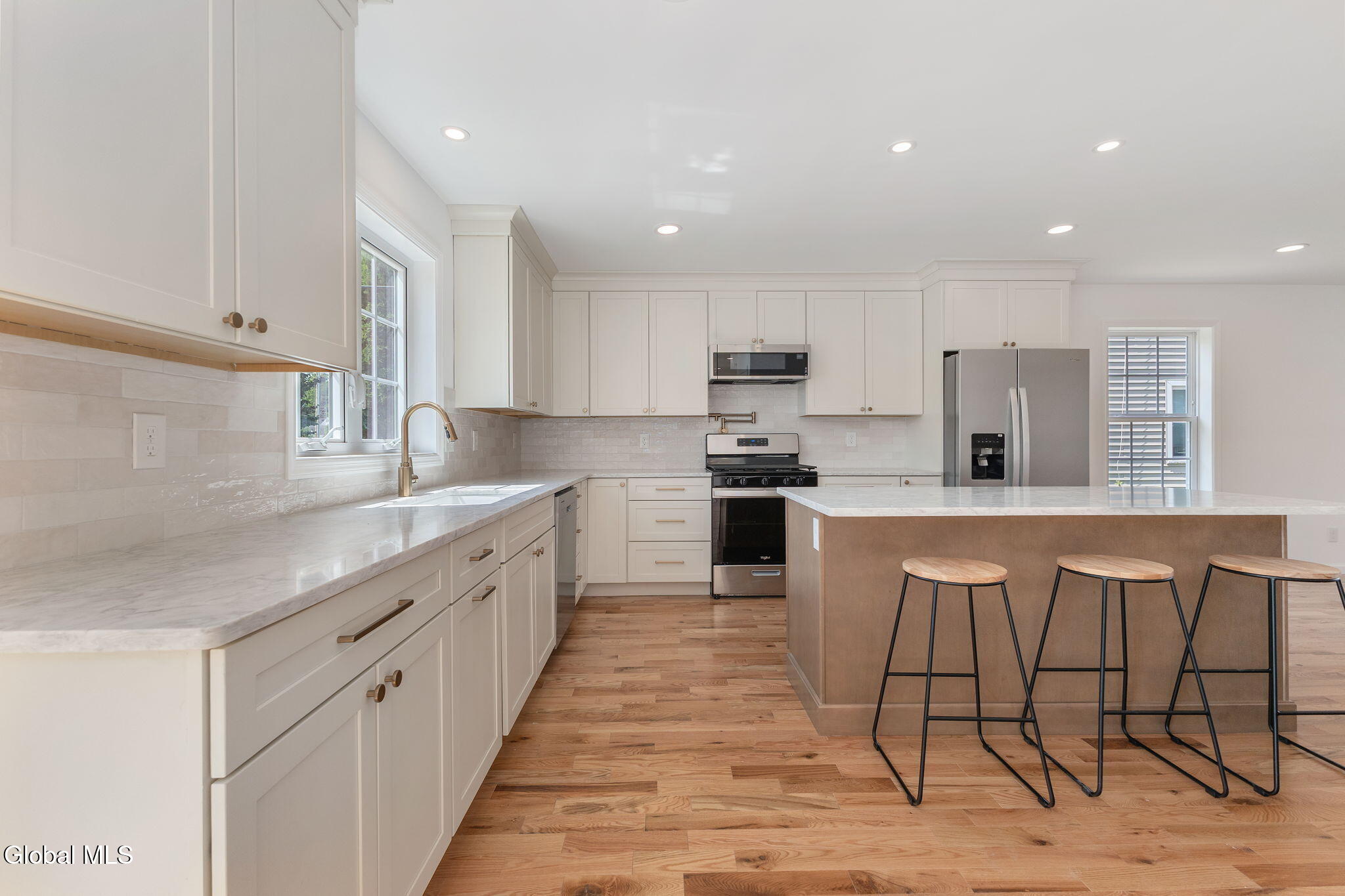 2104 Pinelawn Avenue Schenectady NY 12306