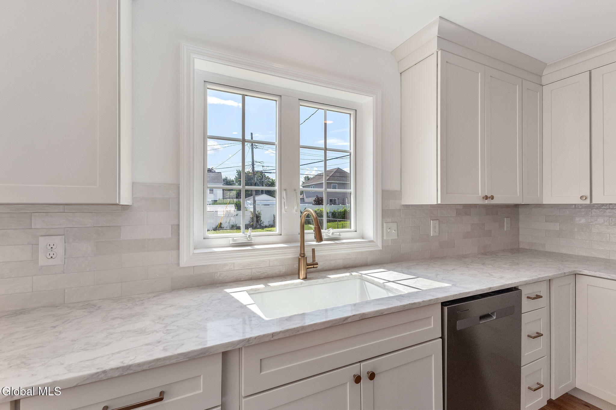2104 Pinelawn Avenue Schenectady NY 12306