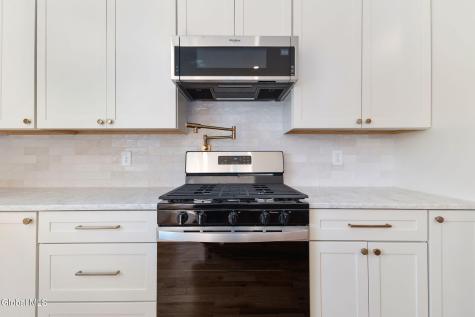 2104 Pinelawn Avenue Schenectady NY 12306