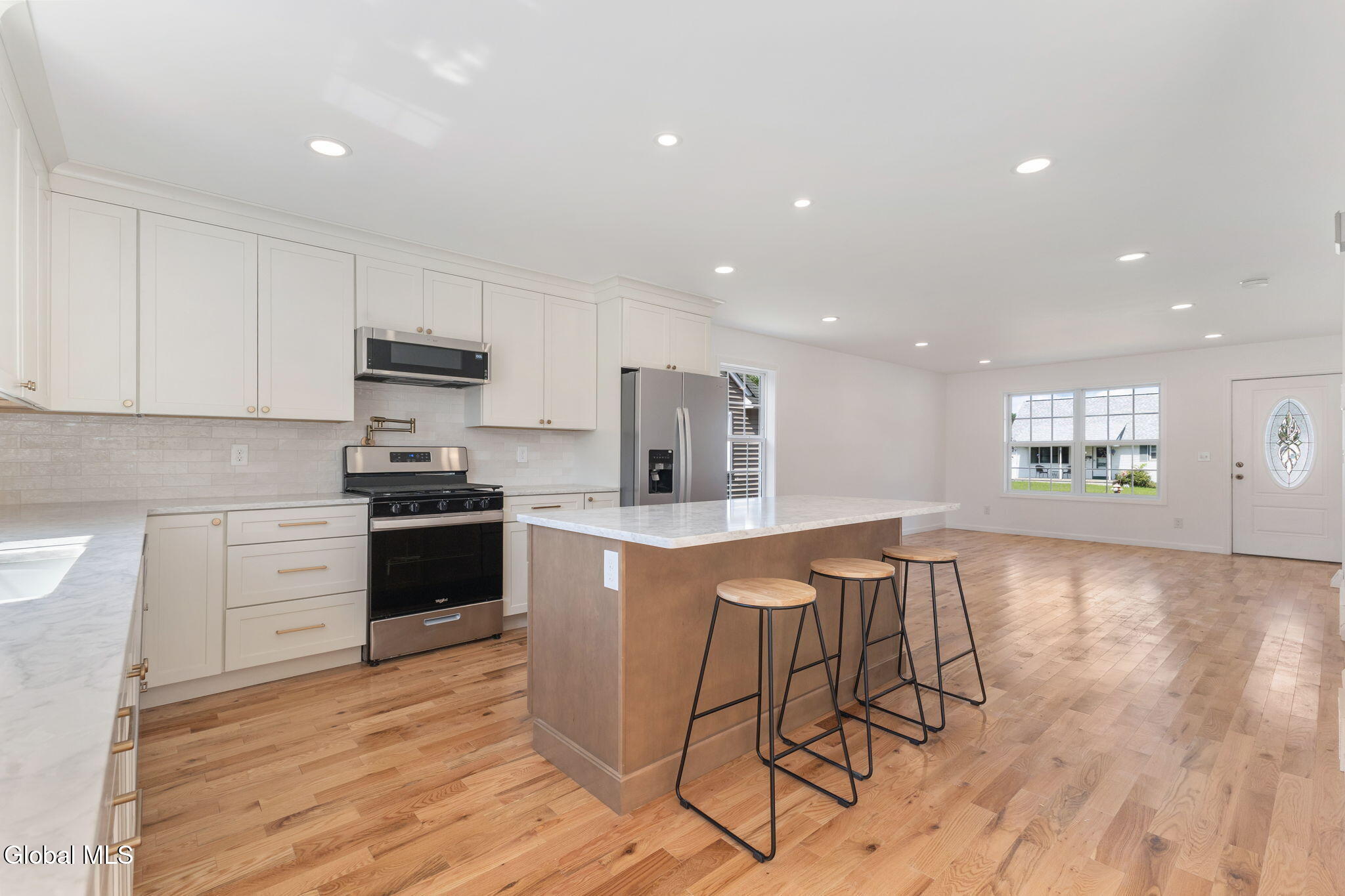 2104 Pinelawn Avenue Schenectady NY 12306