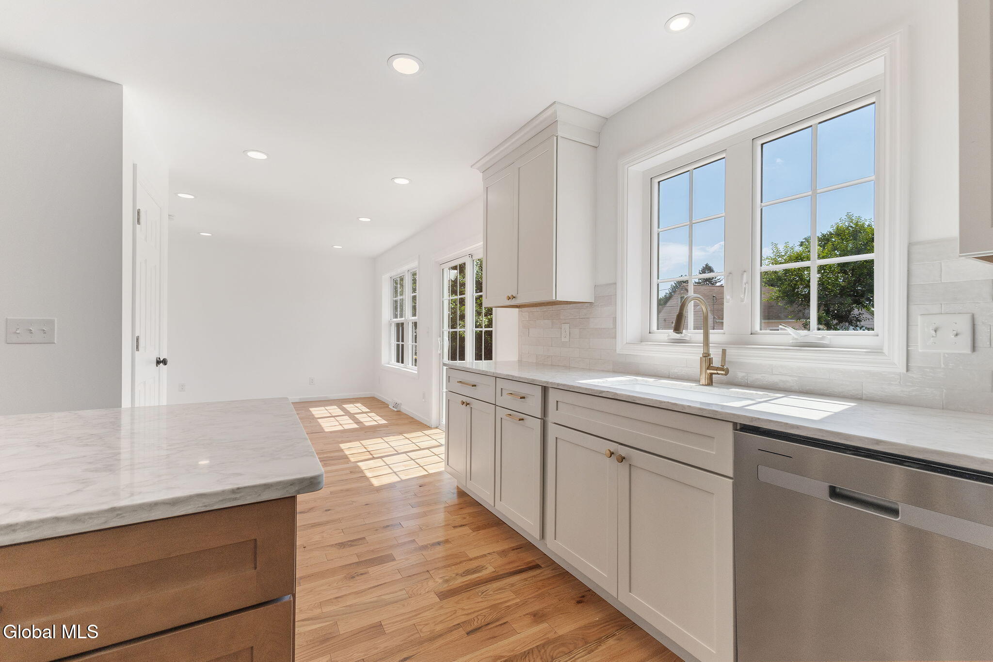 2104 Pinelawn Avenue Schenectady NY 12306