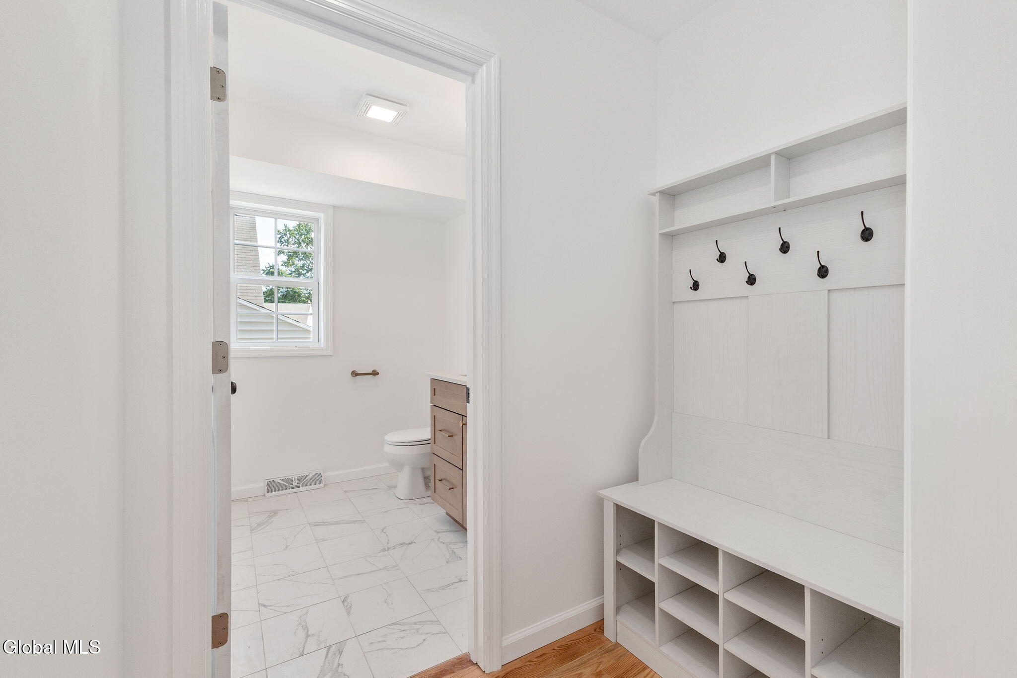 2104 Pinelawn Avenue Schenectady NY 12306