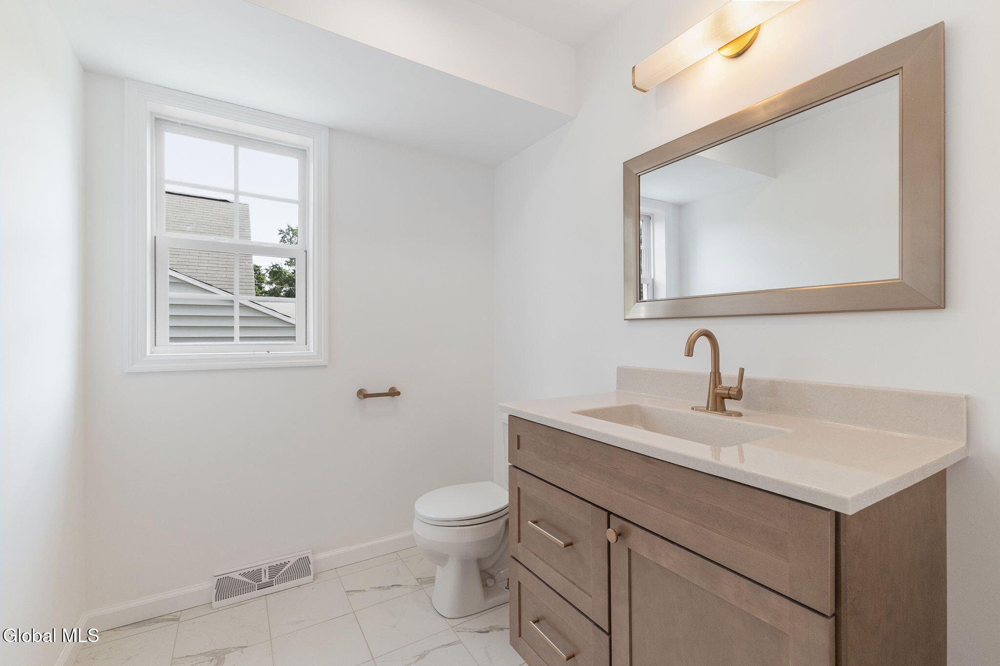 2104 Pinelawn Avenue Schenectady NY 12306