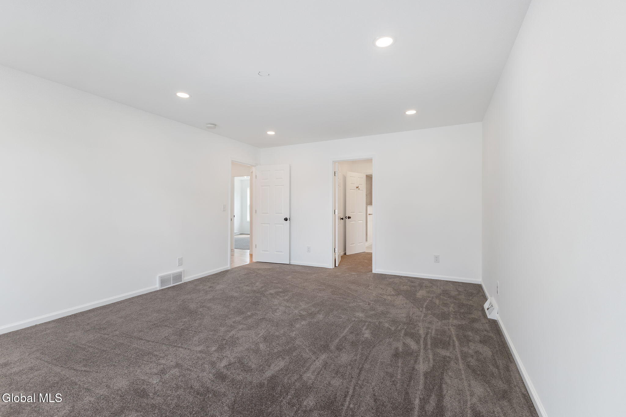 2104 Pinelawn Avenue Schenectady NY 12306