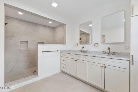 2104 Pinelawn Avenue Schenectady NY 12306