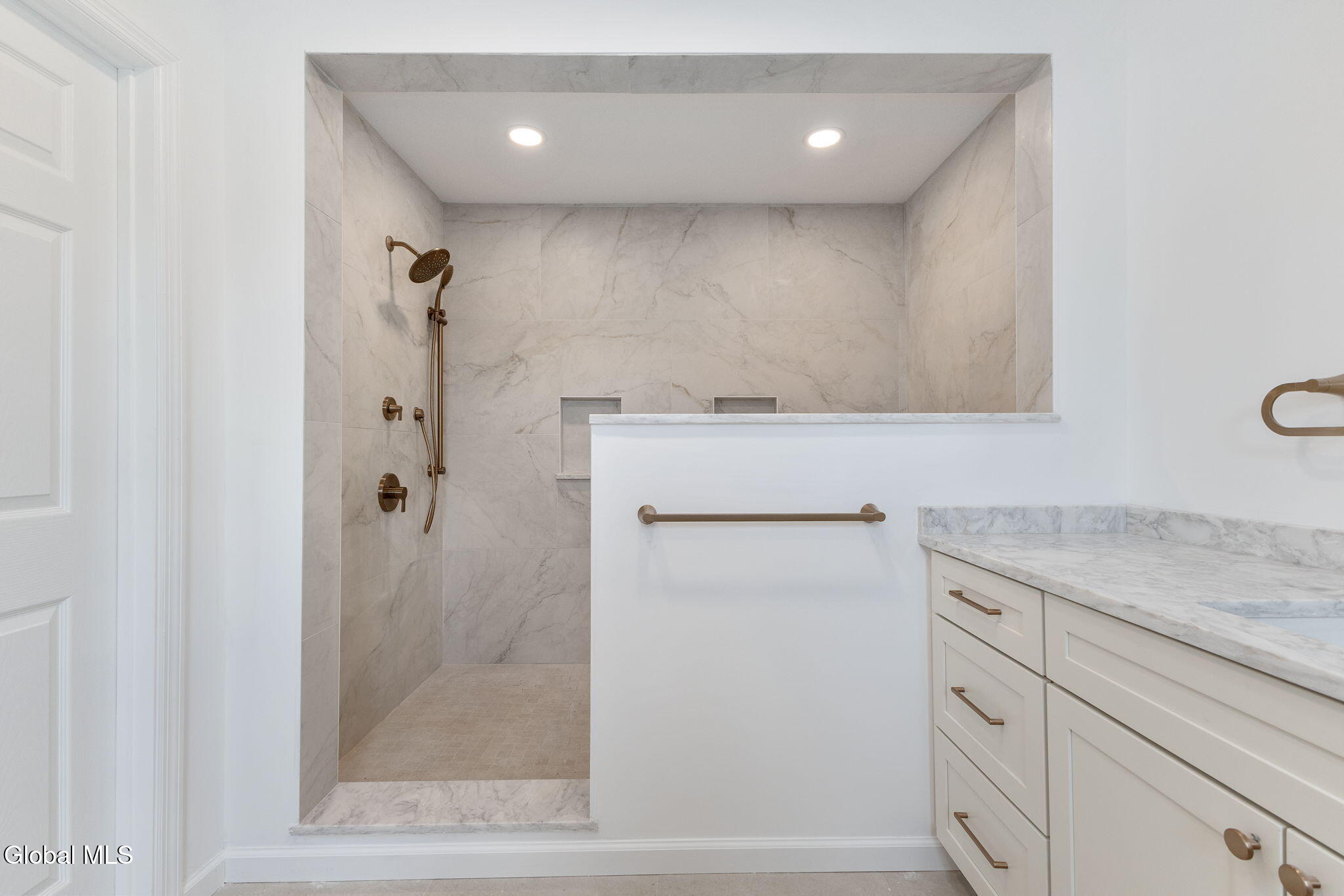 2104 Pinelawn Avenue Schenectady NY 12306