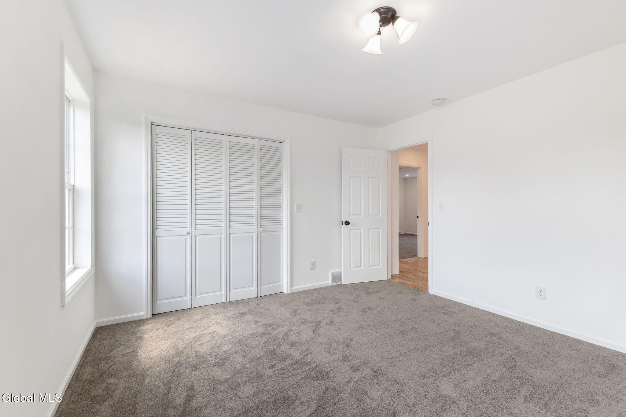 2104 Pinelawn Avenue Schenectady NY 12306