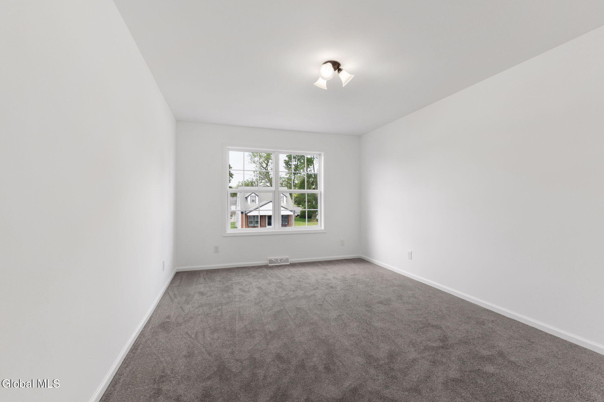 2104 Pinelawn Avenue Schenectady NY 12306