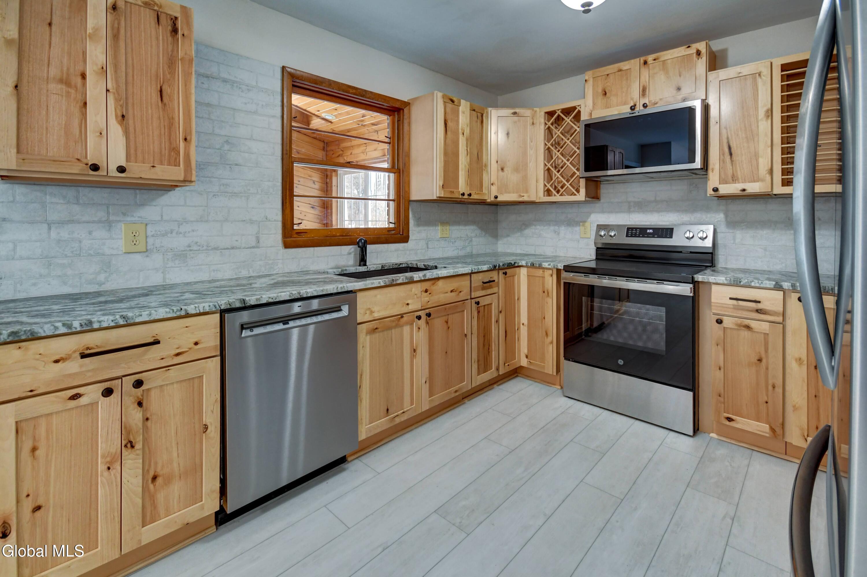 179 Steadwell Road Amsterdam NY 12010