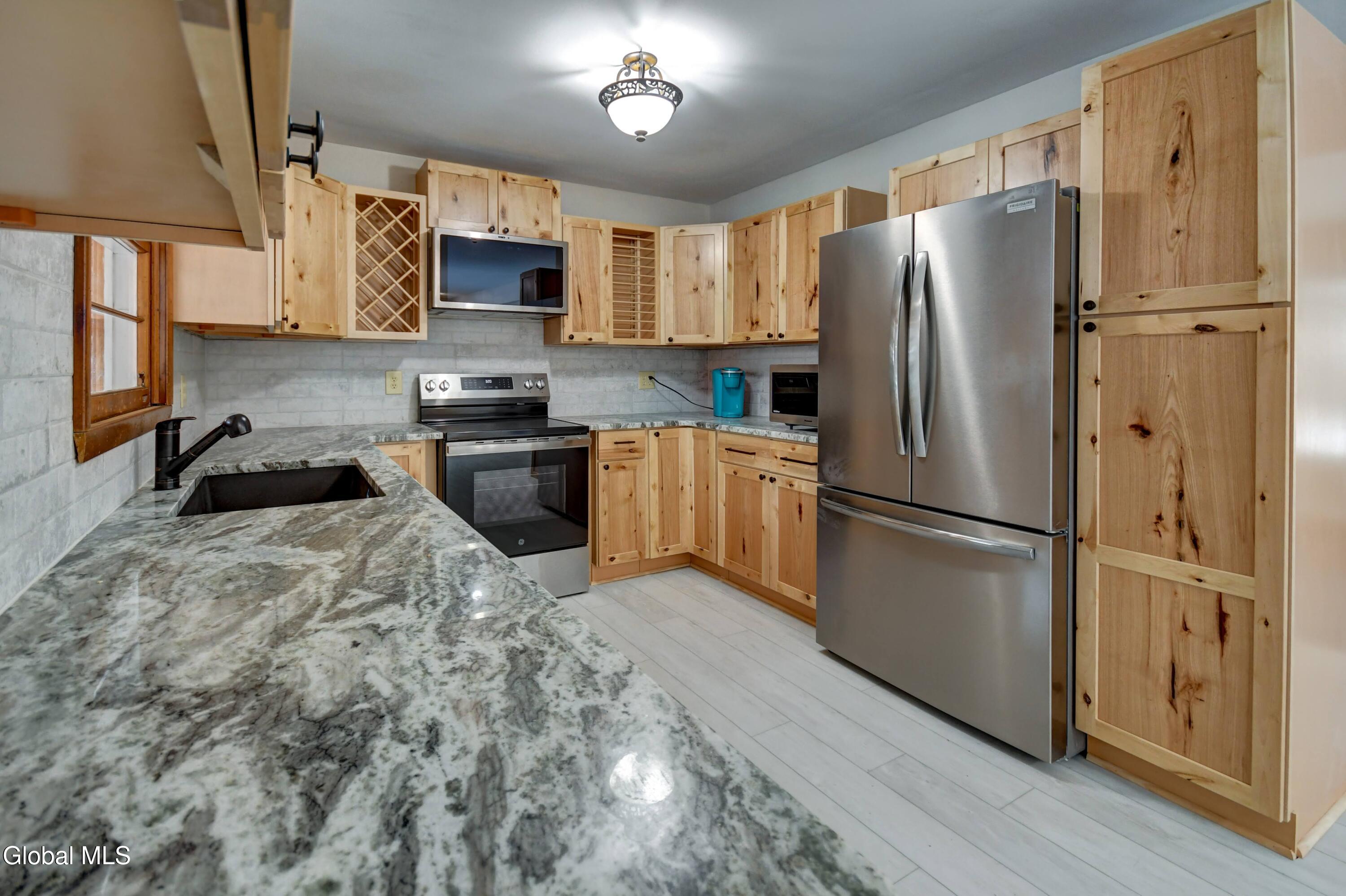 179 Steadwell Road Amsterdam NY 12010