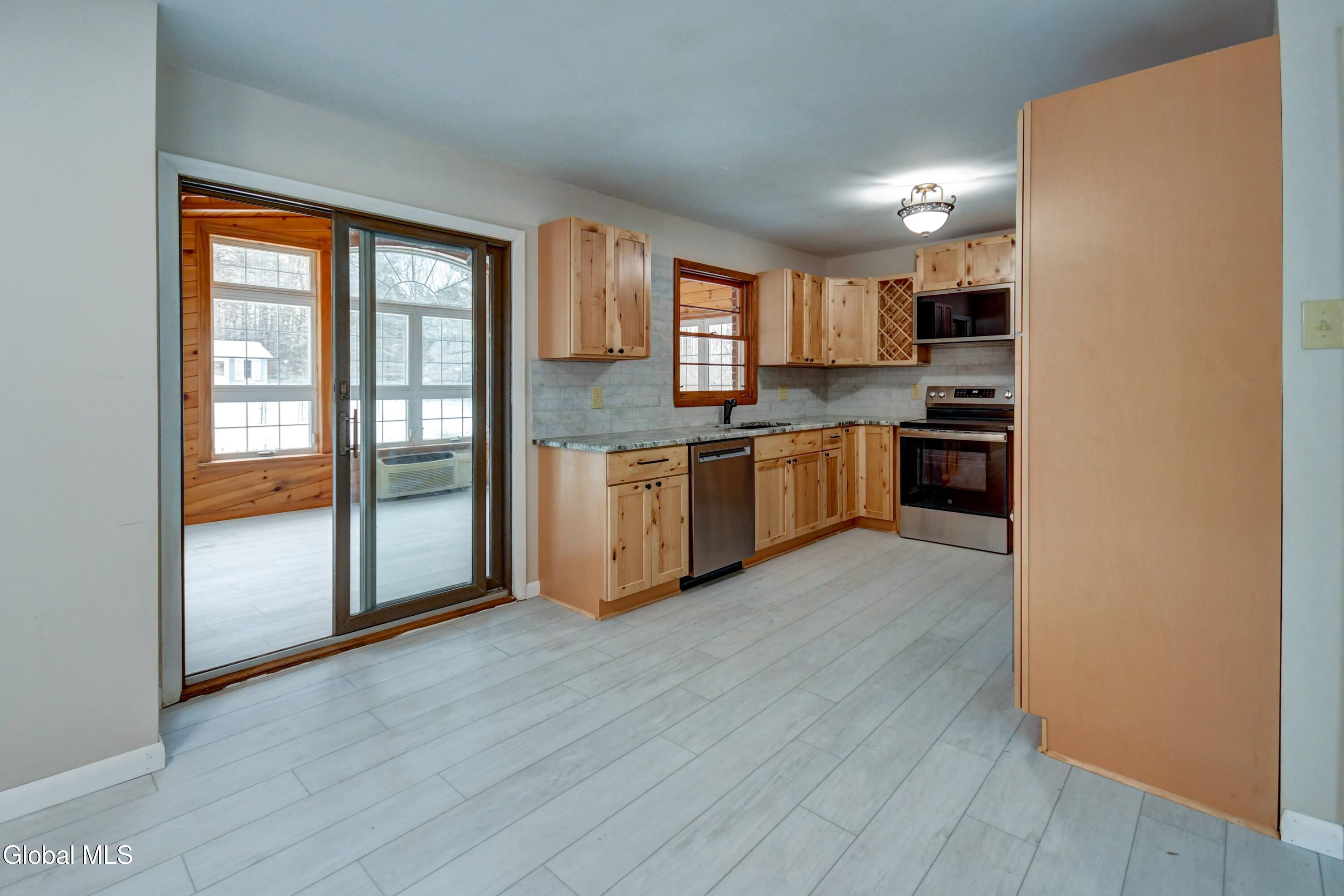 179 Steadwell Road Amsterdam NY 12010